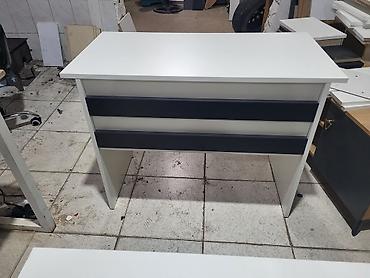 ofis stolu: Ağ rəngdə kompakt iş masası - Material: laminat/MDFlam tipli ağ panel — 3