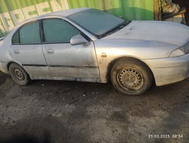 Mitsubishi: Mitsubishi Carisma: 1997 г., 1.8 л, Механика, Бензин