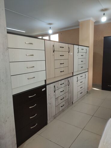 Комоды для одежды: Комод для одежды, Новый, С зеркалом, ЛДСП, цвет - Бежевый, Бесплатная доставка — 4