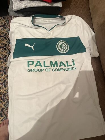 Məhsul: Futbol formaları (2 ədəd) 1) Ağ-yaşıl futbol köynəyi – Puma -