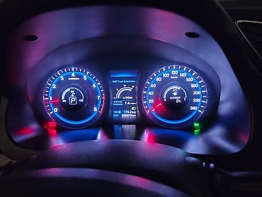 i40: Hyundai i40: 2 l | 2012 il Sedan — 3