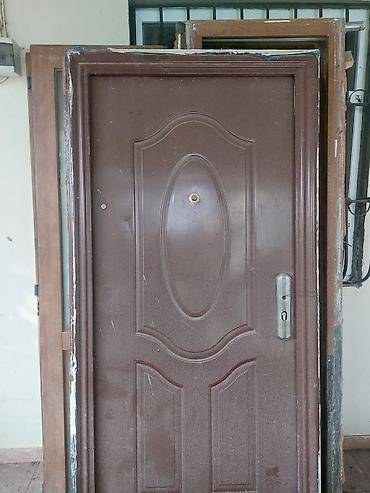 seyf qapl: Seyf qapı – 210×100 sm • Material: metal seyf qapı • Rəng: tünd — 1