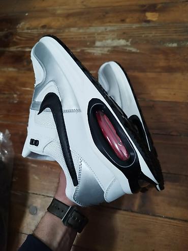 Patike: Nike air
41-46
3.300 na lalafo.rs — 10 Patike: Nike air
41-46
3.300 — 10