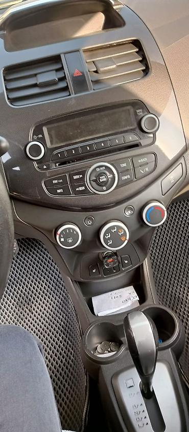мото бишкек: Chevrolet Spark: 2014 г., 1 л, Автомат, Бензин, Лифтбек — 7