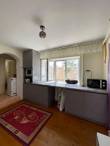 Продажа домов: 3 комнаты, 70 м², 8 соток, Бишкек, Риэлтор — 4