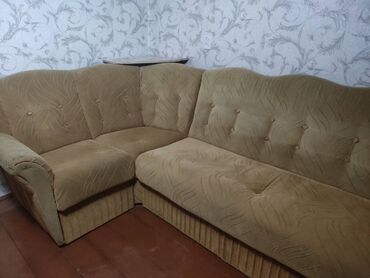 угловой диван большой: Угловой диван, цвет - Бежевый, Б/у
