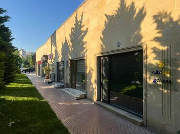 Digər kommersiya daşınmaz əmlakı: Öfis Yusif Səfərov küç.də yerkəşir.Giriş qapısı maqistral yola — 2