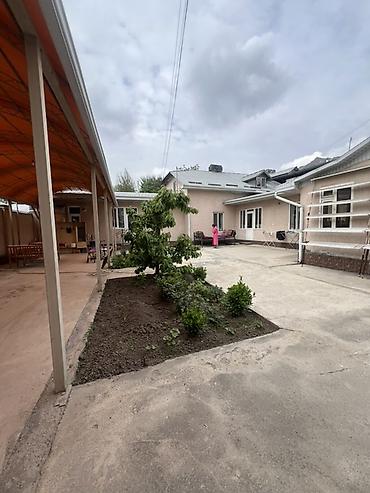 Продажа коттеджей и домов: Продается!Просторный частный дом с большим навесом во дворе - Уютный — 35