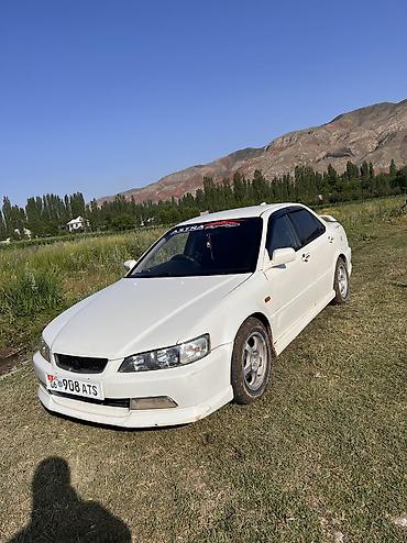 Honda Accord: 2002 г., 2 л, Автомат, Седан