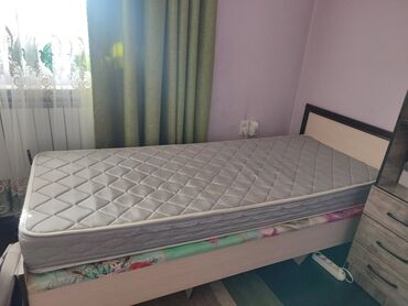 одинарный кровать: Диван-кровать, цвет - Бежевый, Б/у