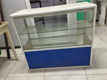 аппарат для приготовления попкорна: Продаю витрину в хорошем состоянии,цена 2500