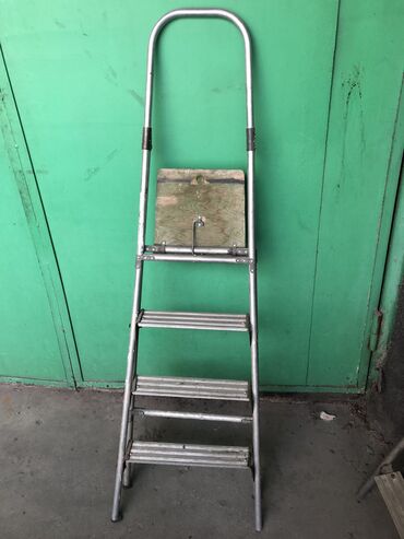 палетный ящик: Стремянка