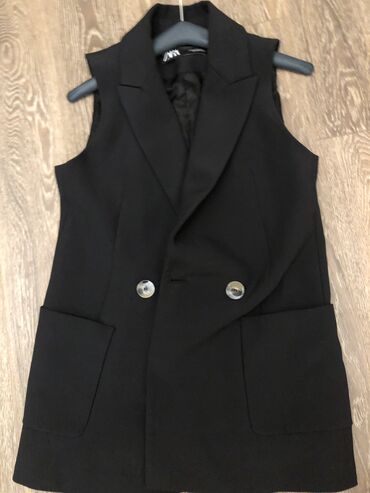 Ev geyimləri, pijamalar: Zara. Jilet