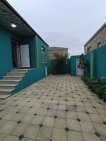 Həyət evləri və villaların satışı: Satılır: Həyət evi - Həyətyanı sahə: Tamamilə metlaxla döşənmiş geniş — 1