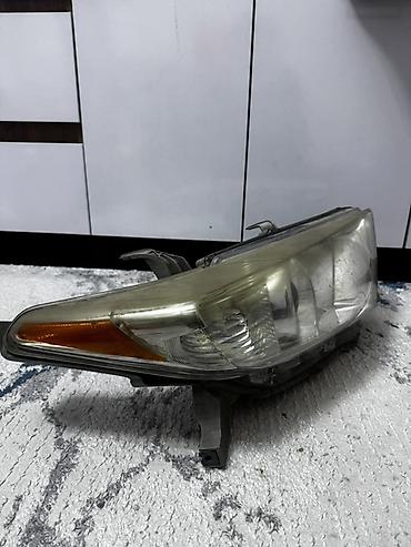 год выпуска: Продам оригинальную переднюю правую фару Toyota Highlander Тойота — 2
