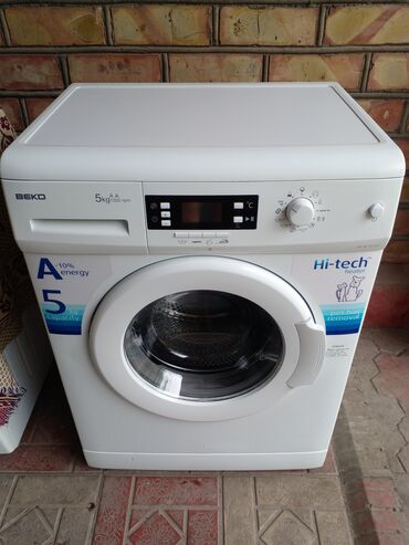 продаю бу стиральную машинку: Стиральная машина Beko, Б/у, Автомат, До 5 кг, Компактная