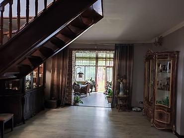 Продажа коттеджей и домов: 5 и более комнат, 220 м², 10 соток, Бишкек, Собственник — 15