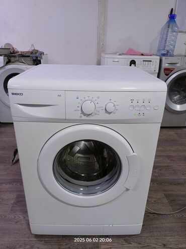 шивени машинка: Стиральная машина Beko, Б/у, Автомат, До 5 кг, Полноразмерная