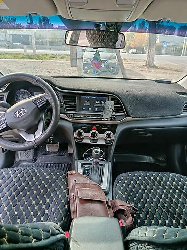 Транспорт: Hyundai Elantra: 2018 г., 2 л, Автомат, Бензин, Седан — 6
