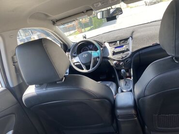 Hyundai: Hyundai Accent: 1.4 l | 2016 il Sedan — 16