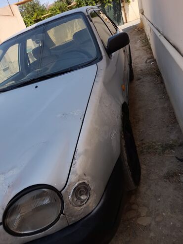 Toyota: Toyota Corolla: 1.6 l | 1998 il Sedan — 4