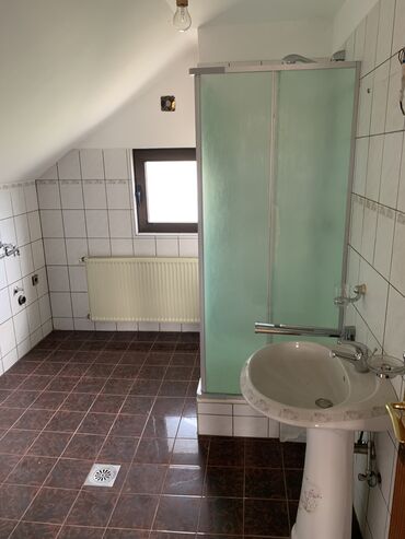 Kuće na prodaju: Na prodaju kuća (220m2) sa pomoćnim objektom (56m2) na placu 4,6 ari — 21