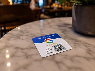 Reklam lövhələri: Məhsul: Google rəyləri üçün NFC/QR masaüstü lövhələri və stikerlər — 3
