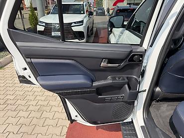 груза: Toyota 4Runner: 2025 г., Гибрид, Внедорожник — 1