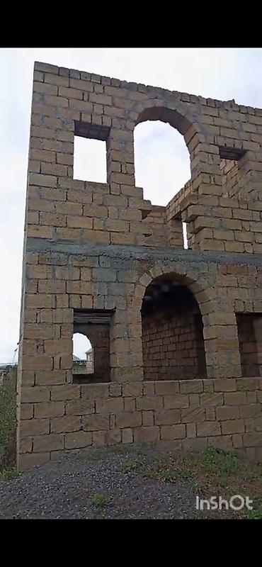celilabad evler: Cəlilabad,3 təpə kəndində Satılır: daşdan tikilmiş 2 mərtəbəli — 7