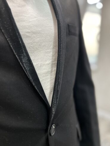 Костюмы: Продается костюм(пиджак+брюки)носили мало,размер 48,производство — 6