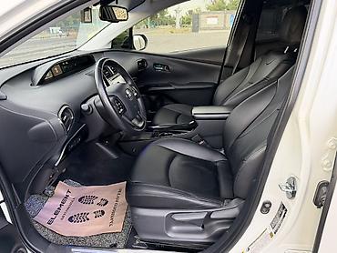 model y: Toyota Prius: 2019 г., 1.8 л, Автомат, Гибрид, Лифтбек — 8