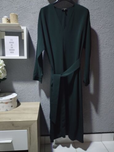 zelena haljina od satena: Massimo Dutti M (EU 38), bоја - Maslinasto zelena, Koktel, klub, Dugih rukava