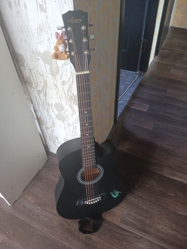Гитары: Гитара акустика Aiersi SG026C-BK комплект с чехлом, могу отдать