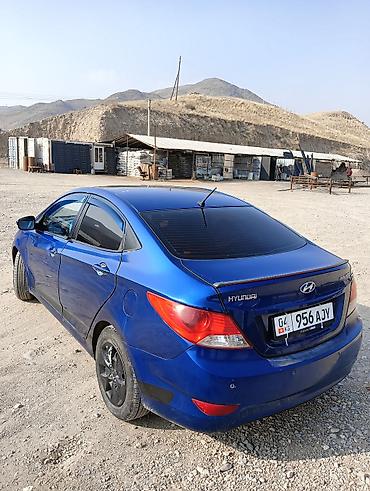 golv 3: Hyundai Solaris: 2012 г., 1.4 л, Механика, Бензин, Седан — 4