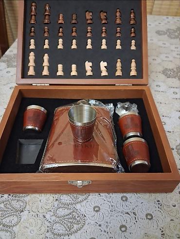 Ev üçün dekor: Hədiyyəlik şahmat və viski dəsti - Taxta qutuda şaquli bağlanan kombo — 7