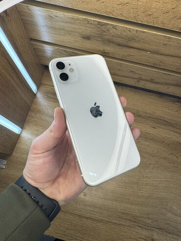 Apple iPhone: IPhone 11, Б/у, 128 ГБ, Белый, Защитное стекло, Чехол, 84 %