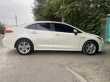 chery icar: Toyota Corolla: 2019 г., 1.8 л, Вариатор, Гибрид, Седан — 2