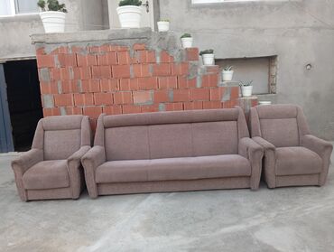 Divan və kreslo dəstləri: Divan, Divan