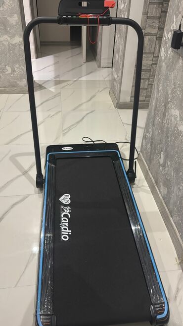 işlənmiş qaçış aparatı: Cardio Beqavoy Darosqa. 400man. Ela veziyyetdedi.Ustununn klonkasi