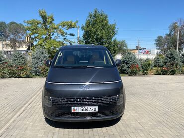 салон на е 34: Hyundai Staria: 2021 г., 2.2 л, Автомат, Дизель, Вэн/Минивэн