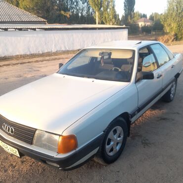 покупка авто: Audi 100: 1.8 л, Механика, Бензин, Седан