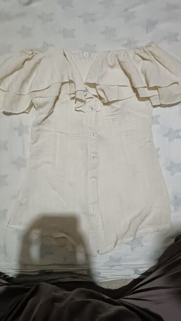 Кофты, свитеры: Кофта, Удлиненная модель, Вечерний стиль, Укороченная модель, Осень-весна, Италия, M at lalafo.kg — 4 Кофты, свитеры: Кофта, Удлиненная модель, Вечерний стиль, Укороченная модель, Осень-весна, Италия, M — 4