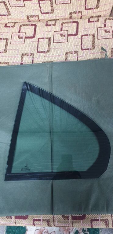 стекло падёмник: Заднее левое Стекло BMW 2000 г., Б/у, Оригинал