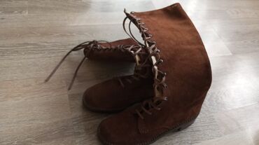 зимние мужские обувь: Натуральная замша, производство Италия
 размер 37-37.5, демисезонка