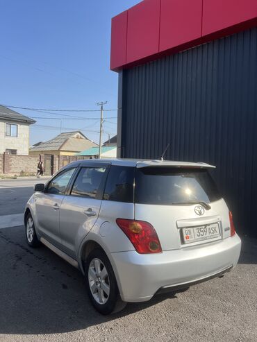 срочно продаю машину бишкек: Toyota ist: 2003 г., 1.5 л, Автомат, Бензин, Хетчбек