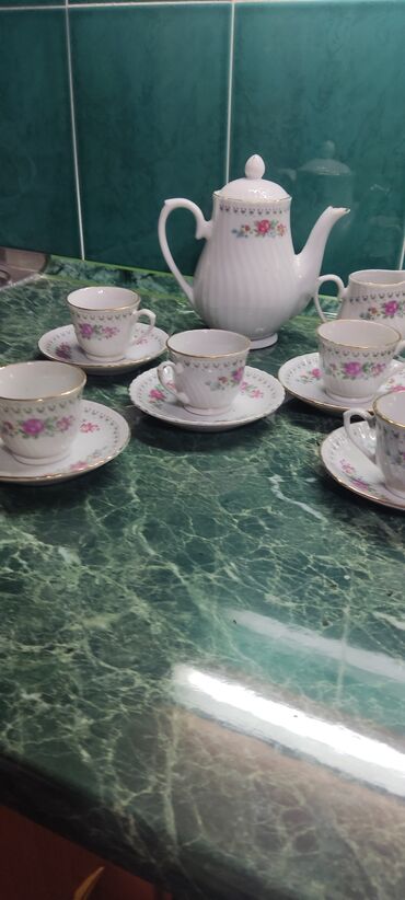 кофе в зернах: Фарфоровый кофейный сервиз на 6 персон. Состав набора: - кофейник с