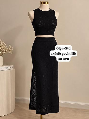 Qara iki hissəli dəst – krujeva teksturalı qolsuz crop top və uyğun lalafo.az -da Qara iki hissəli dəst – krujeva teksturalı qolsuz crop top və uyğun