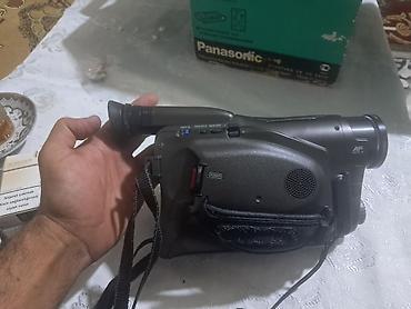 sit ustu monitor: Panasonic NV-VX10EN VHS-C videokamera - SlimVision LCD seriyası - — 3