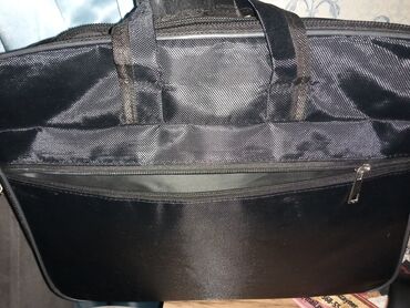 laptop çanta: Noutbuklar üçün örtük və çantalar