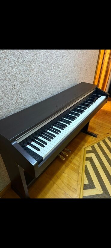 саксофон музыкальный инструмент: Elektron pianino 1500₼ satılır Babək prasbekdi 328 nomrəli məkdəbin